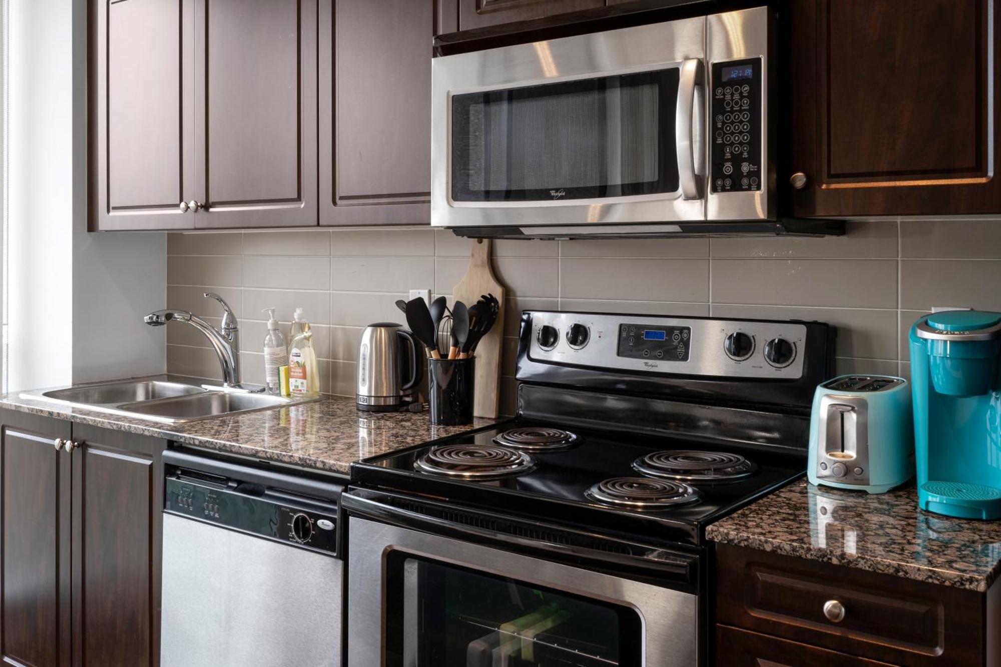 Downtown Toronto 1 Bdrm Condo With Parking And Views Buitenkant foto