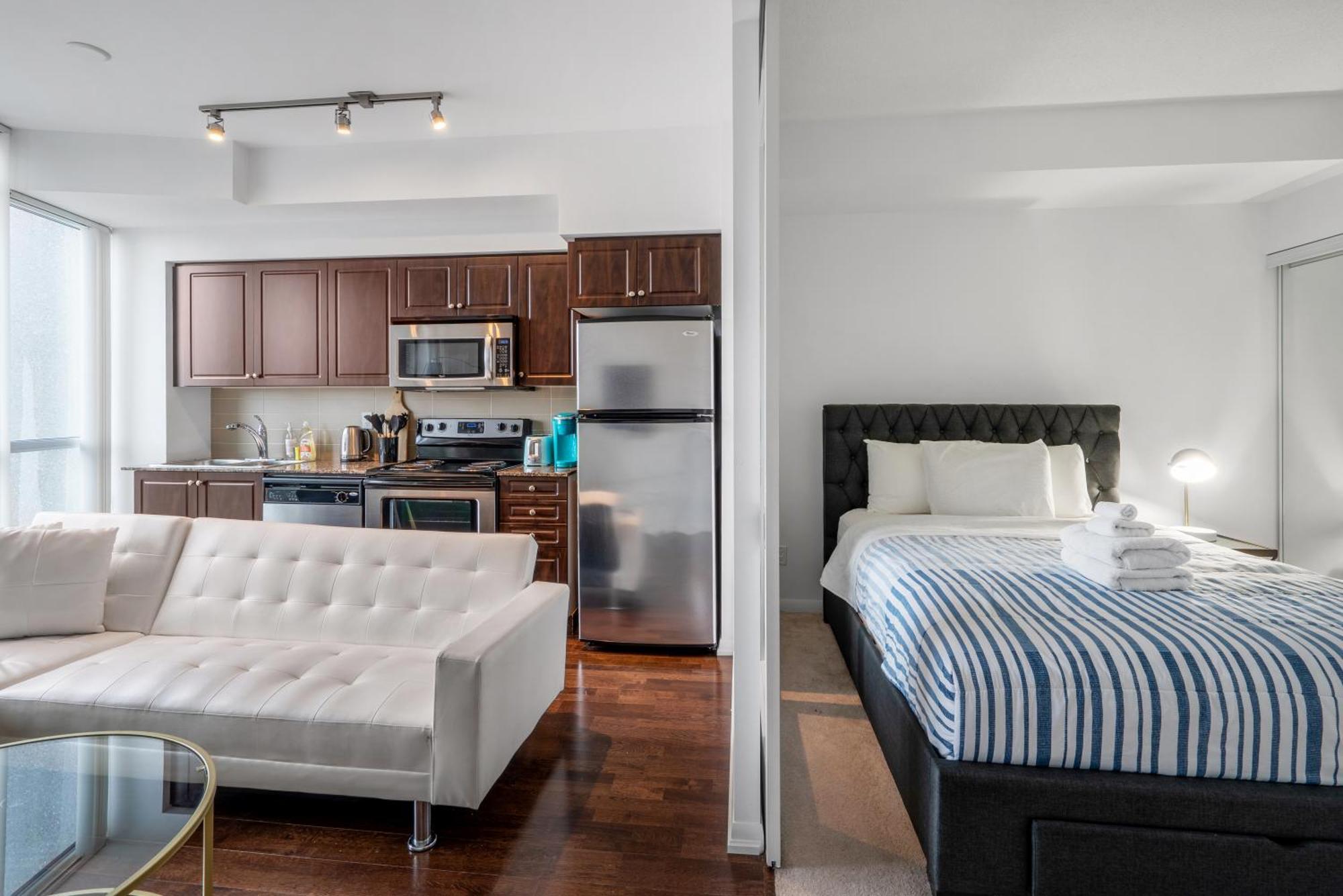 Downtown Toronto 1 Bdrm Condo With Parking And Views Buitenkant foto